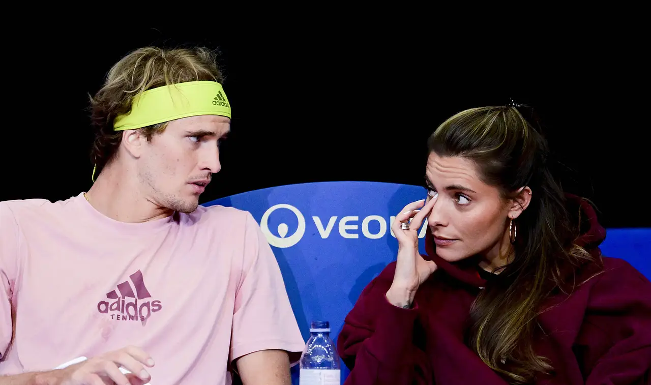 Sophia Thomalla Alexander Zverev Sophia Thomalla Alexander Zverev - Foto: IMAGO / PanoramiC / JBAutissier