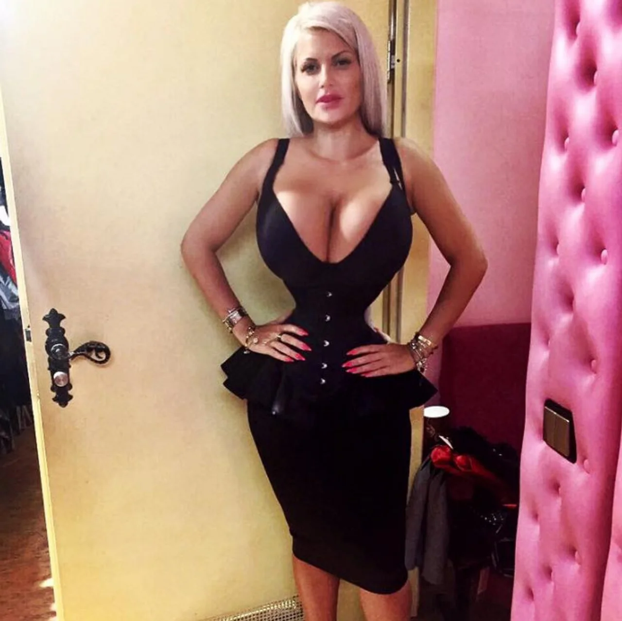 Sophia Wollersheim nimmt nur noch Säfte zu sich Sophia Wollersheim nimmt nur noch Säfte zu sich - Foto: Facebook/Sophia Vegas