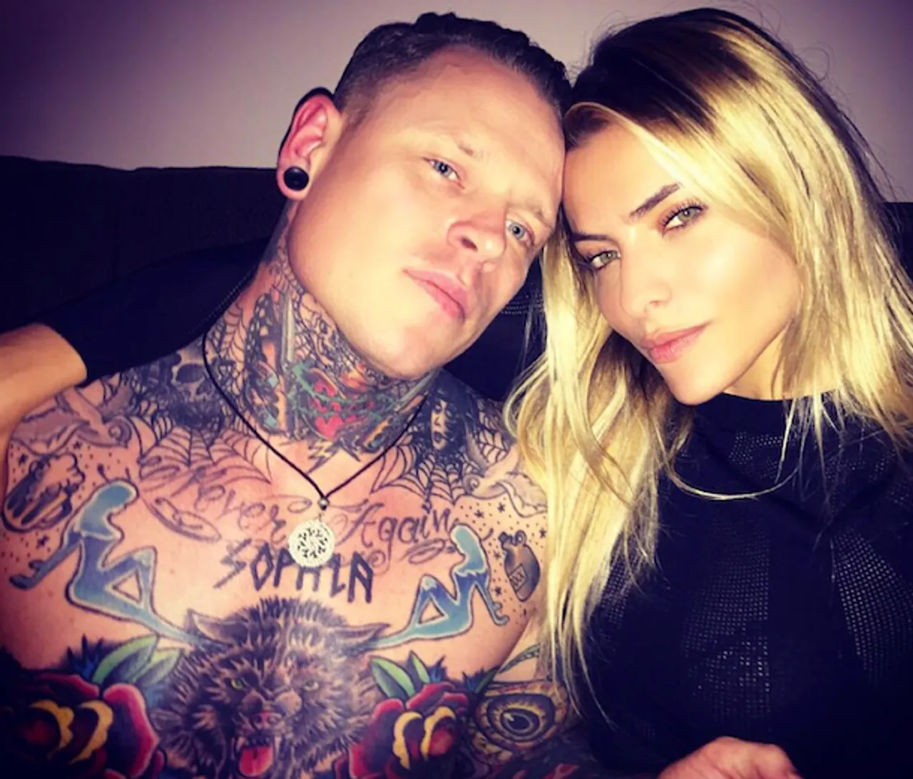 Sophia Thomalla und Andy LaPlegua sind verheiratet Hochzeits-Überraschung: Sophia Thomalla ist unter der Haube! - Foto: Instagram / deathrod_kustoms