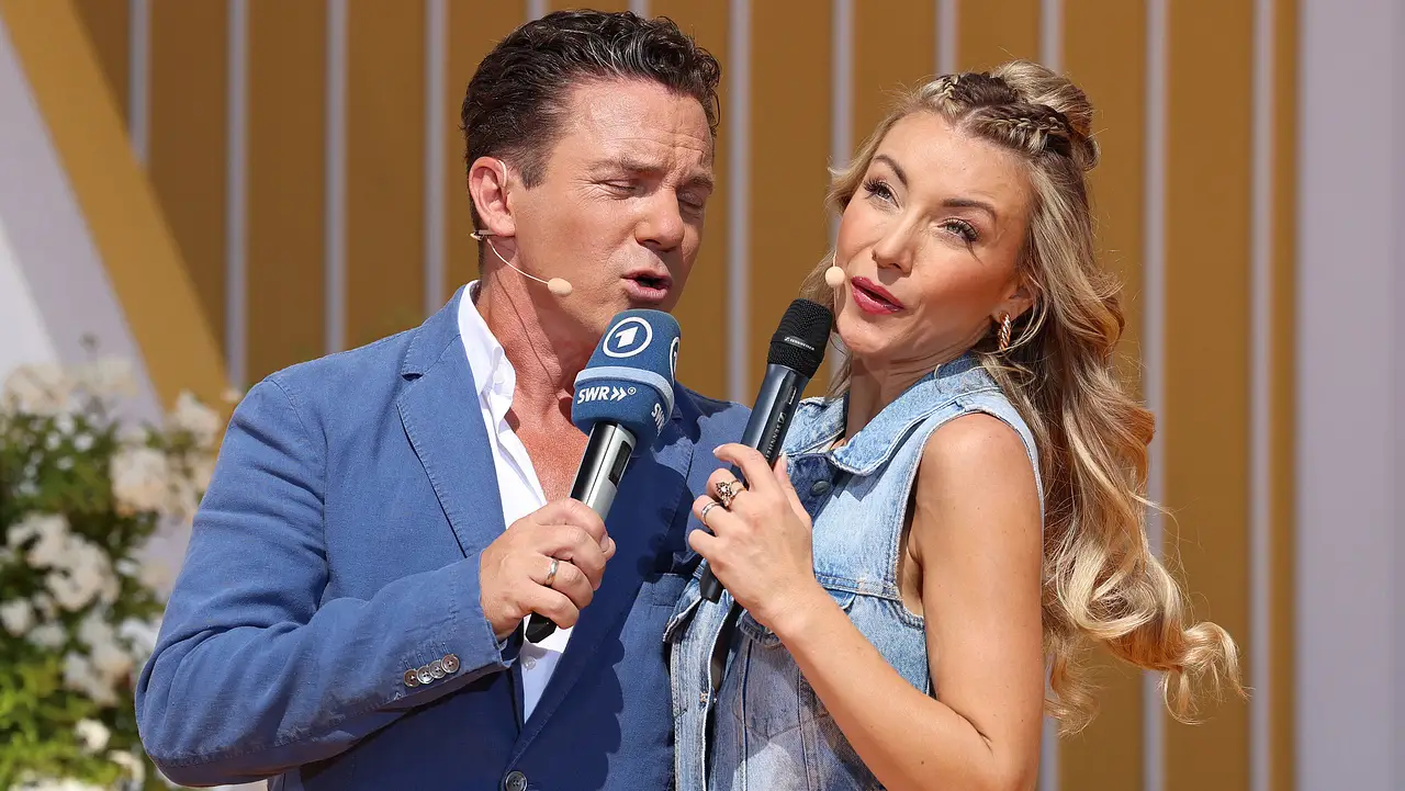 Stefan Mross & Anna-Carina Woitschack Stefan Mross & Anna-Carina Woitschack - Foto: IMAGO / Bildagentur Monn