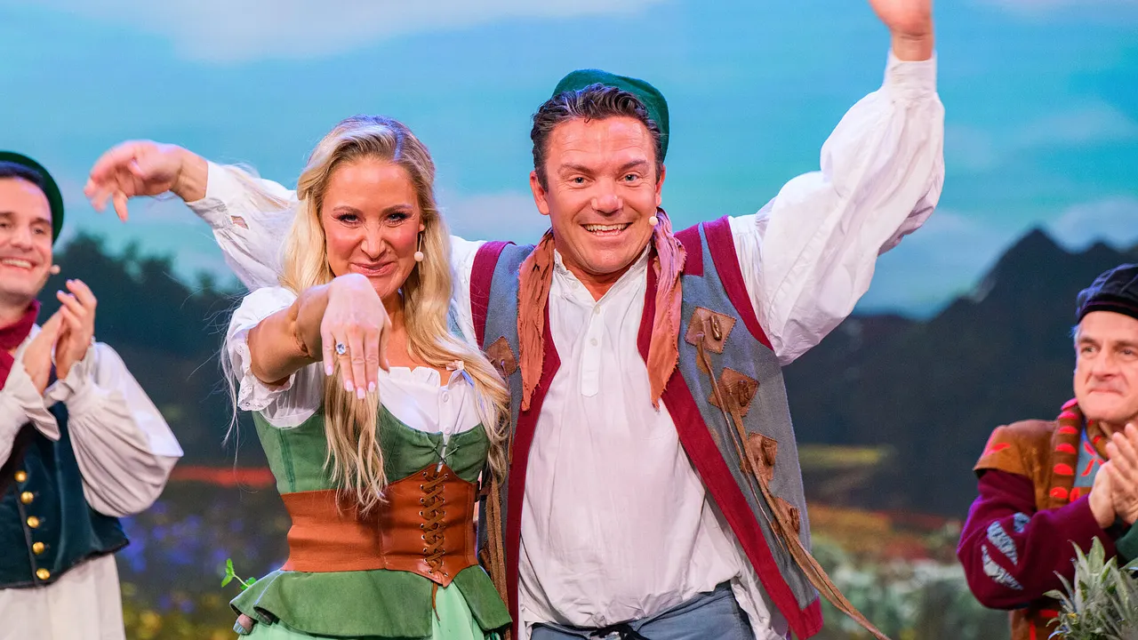 Janine Kunze und Stefan Mross Janine Kunze und Stefan Mross - Foto: SAT.1