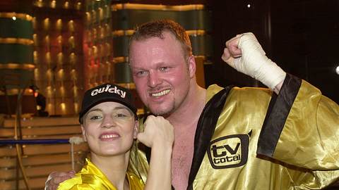 Regina Halmich und Stefan Raab - Foto: IMAGO/ Hermann J. Knippertz