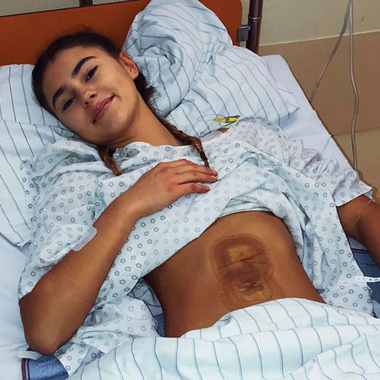 Stefanie Giesinger: Not-OP! Schock-Bilder aufgetaucht Stefanie Giesinger: Not-OP! Schock-Bilder aufgetaucht - Foto: Instagram / Stefanie Giesinger