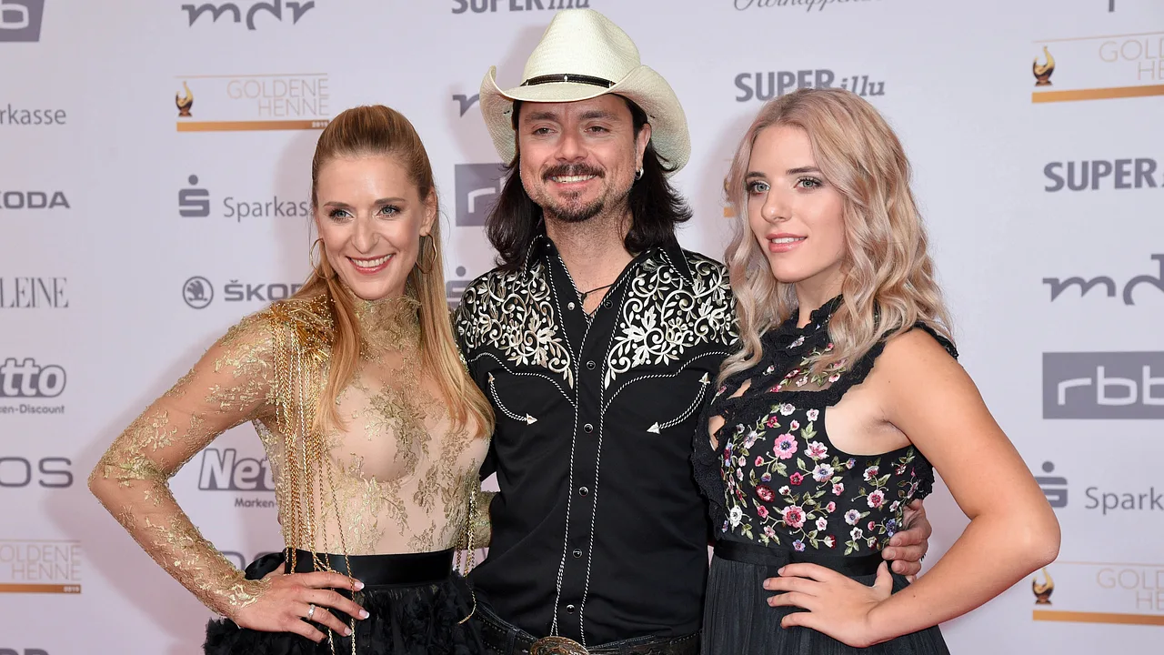 Stefanie Hertel mit Ehemann Lanny Lanner und Tochter Johanna Mross Stefanie Hertel mit Ehemann Lanny Lanner und Tochter Johanna Mross - Foto: Getty Images