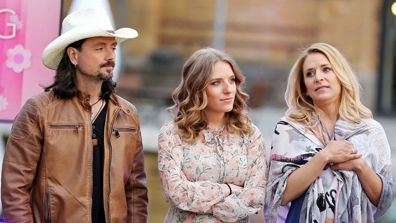 Stefanie Hertel mit Ehemann Lanny und Tochter Johanna Stefanie Hertel mit Ehemann Lanny und Tochter Johanna - Foto: IMAGO/ STAR-MEDIA