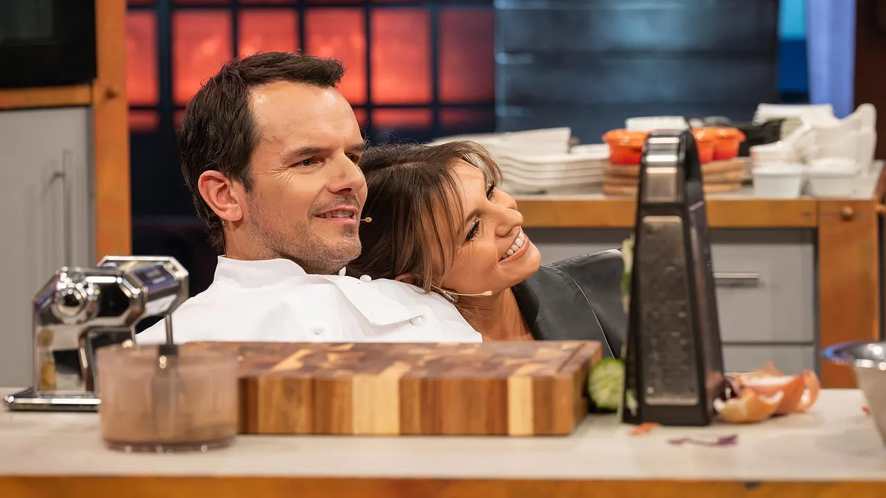 Steffen Henssler und Laura Wontorra Steffen Henssler und Laura Wontorra - Foto: RTL / Markus Hertrich