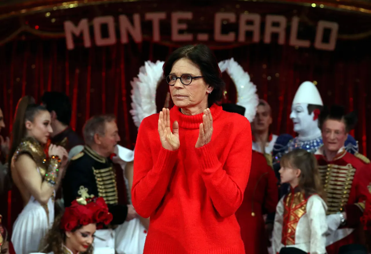 stephanie-von-monaco-ruhestand-imago389282239 Stéphanie von Monaco klatscht in die Hände. - Foto: IMAGO / MAXPPP