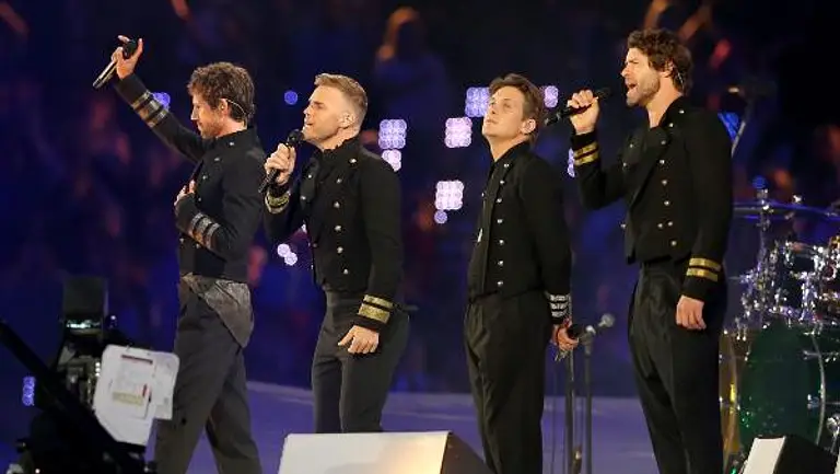 Gary Barlow (2. von links) zog das Konzert trotz seiner Trauer tapfer durch