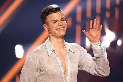 Taliso Engel winkt strahlend in die Kamera. Sehen wir in bald in der nächsten Show? Beispielsweise im Dschungelcamp ...