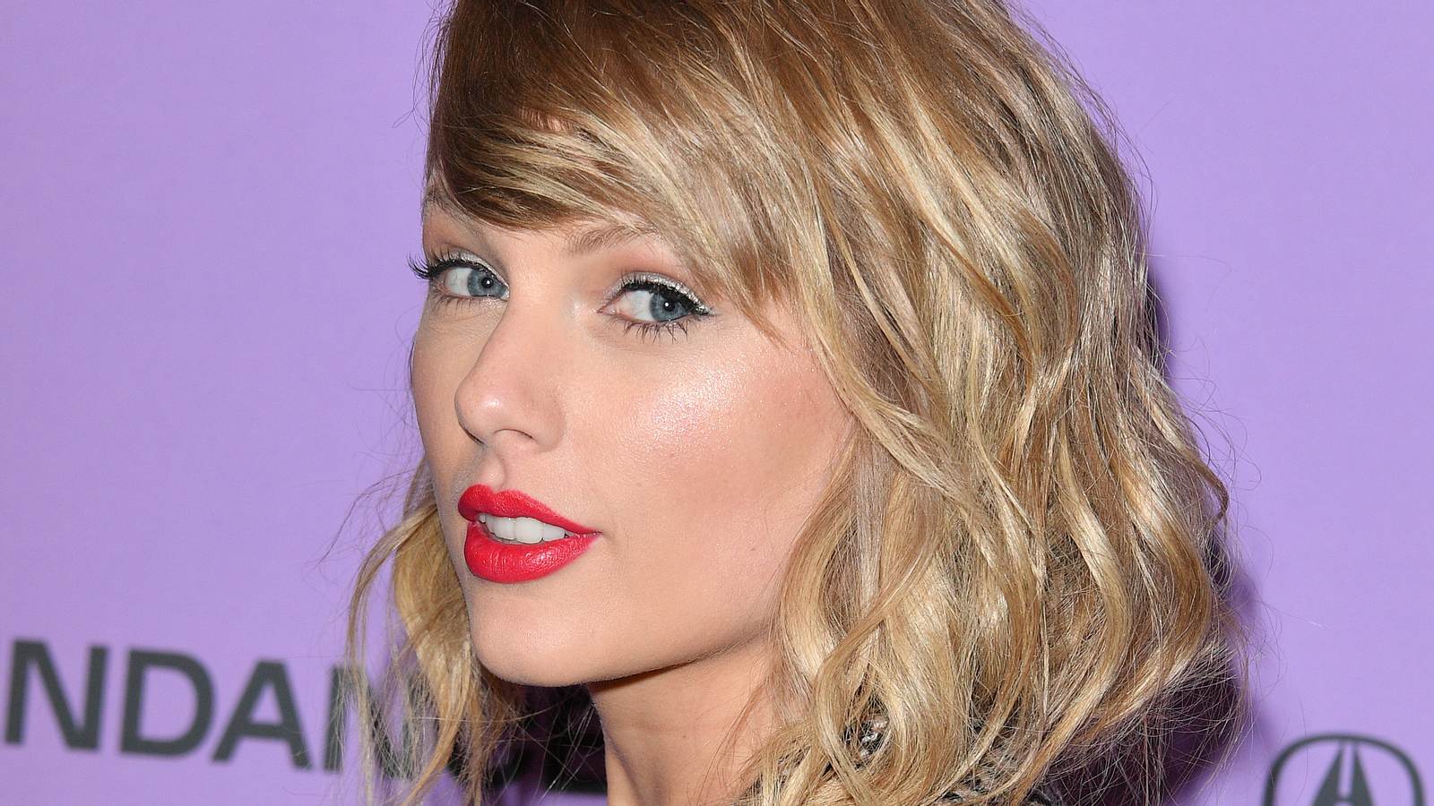 Taylor Swift Neuer Look Sie Uberrascht Mit Bunten Haaren Intouch