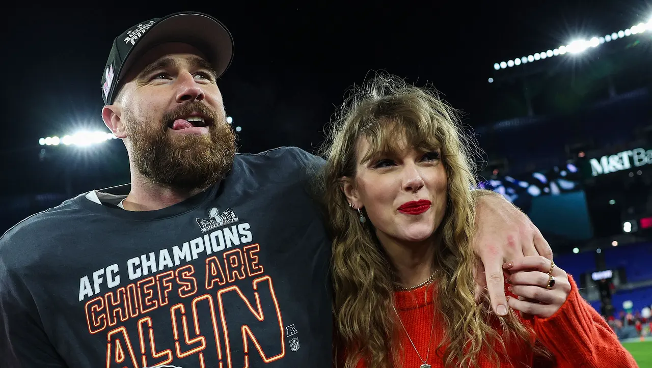 Travis Kelce und Taylor Swift Travis Kelce und Taylor Swift - Foto: Patrick Smith/ Getty Images