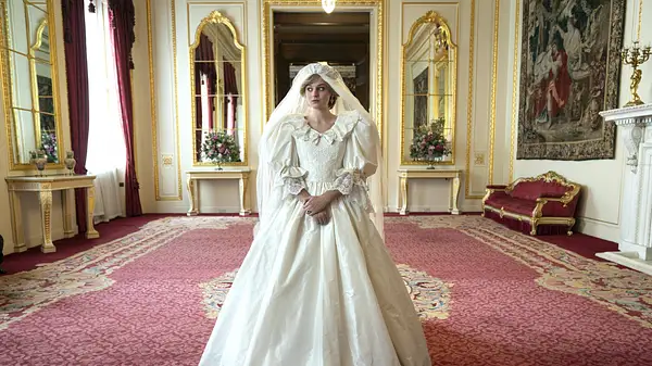 Emma Corrin als Diana in "The Crown"