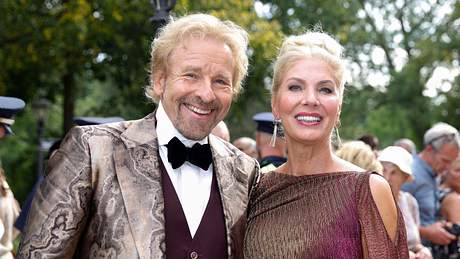 Thomas Gottschalk mit Partnerin Karina Mroß  - Foto: Imago / Future Image