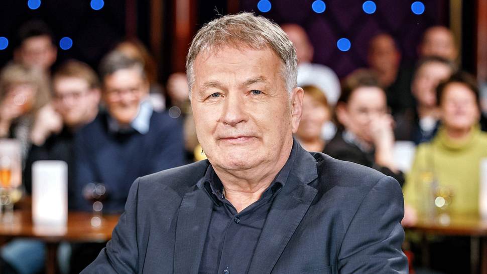 Thomas Rühmann schaut in die Kamera - Foto: IMAGO / STAR-MEDIA