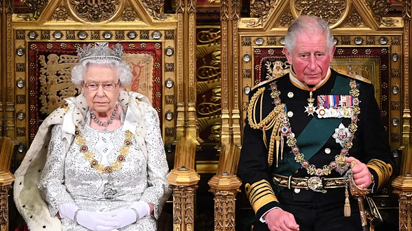 In der Thronfolge Englands folgt Prinz Charles nach Queen Elizabeth