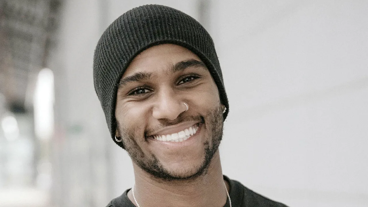 Tijan Njie von "Alles was zählt" Alles was zählt-Schauspieler Tijan Njie - Foto: TV Now / Julia Feldhagen
