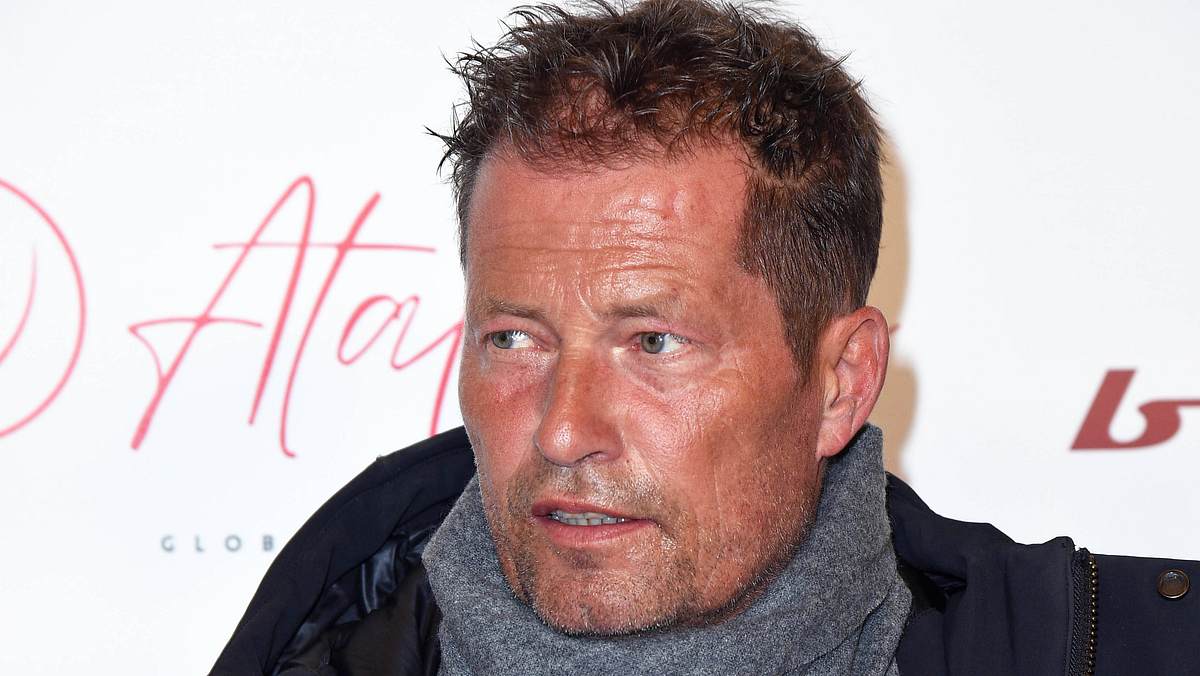 Til Schweiger fiel zuletzt nicht oft mit positiven Schlagzeilen auf. Til Schweiger blickt an der Kamera vorbei.