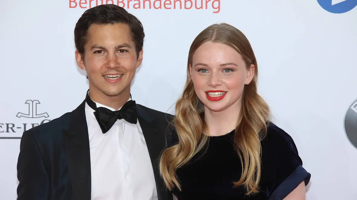 Tim Oliver Schultz mit Freundin beim Deutschen Filmpreis Tim Oliver Schultz mit Freundin beim Deutschen Filmpreis