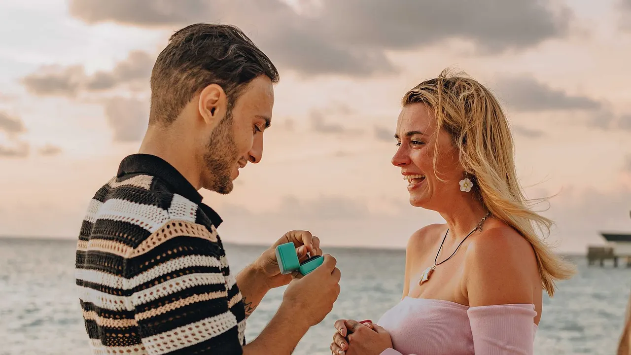 Timur Ülker und Caro Timur Ülker und Caro - Foto: Raaya by Atmosphere