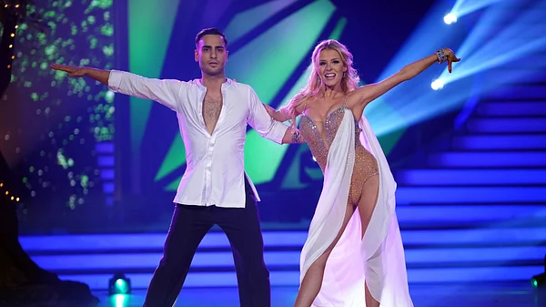 Timur Ülker und Patricija Ionel bei Let's Dance 2022