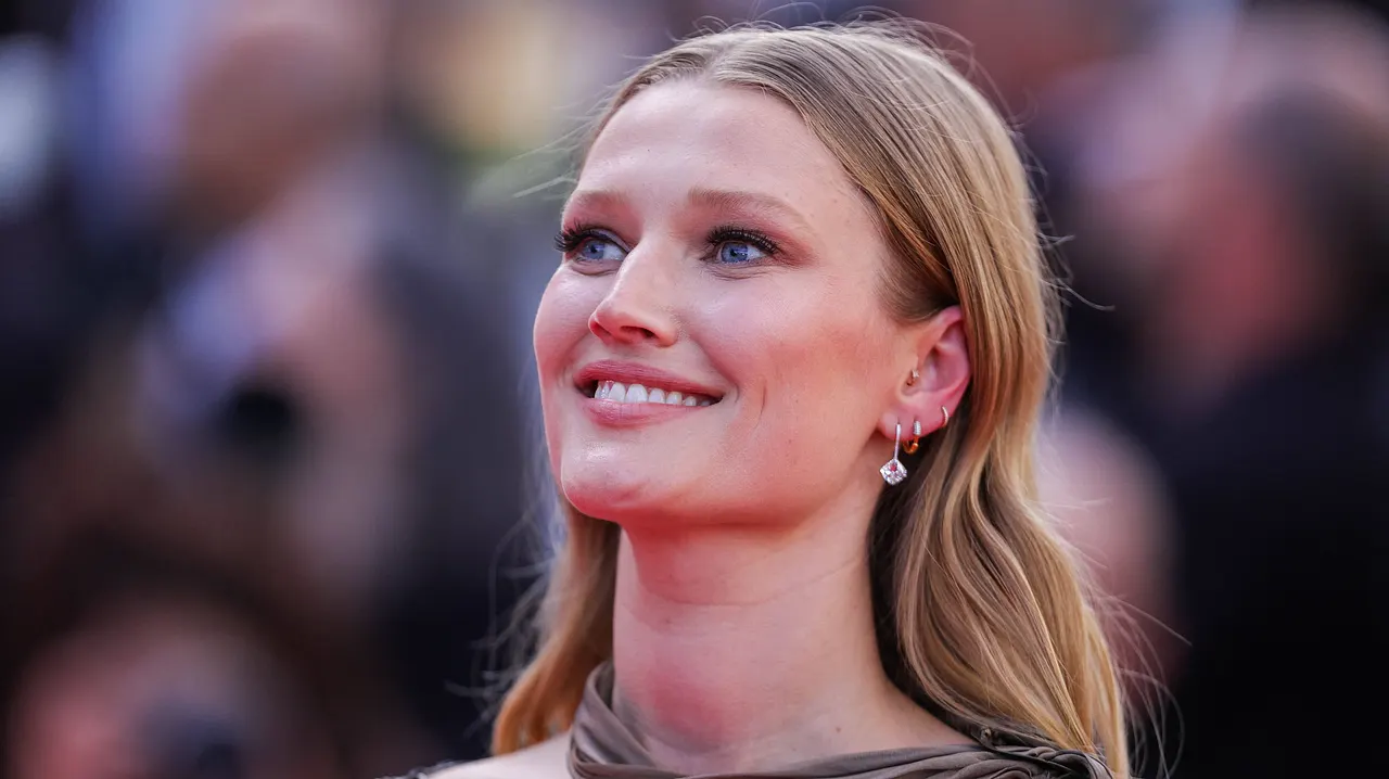 Toni Garrn Toni Garrn - Foto: IMAGO / ABACAPRESS