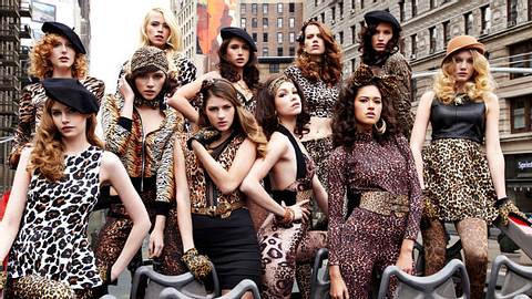 So sexy posen die Mädchen in New York - Foto: ProSieben/ Mat McCabe