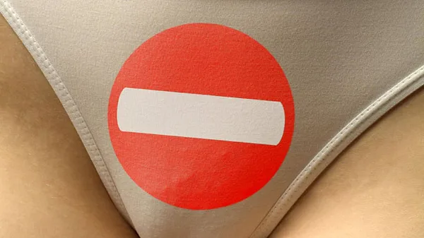 Gefährlicher Trend: Immer mehr Frauen schieben sie eine Gurke in die Vagina!