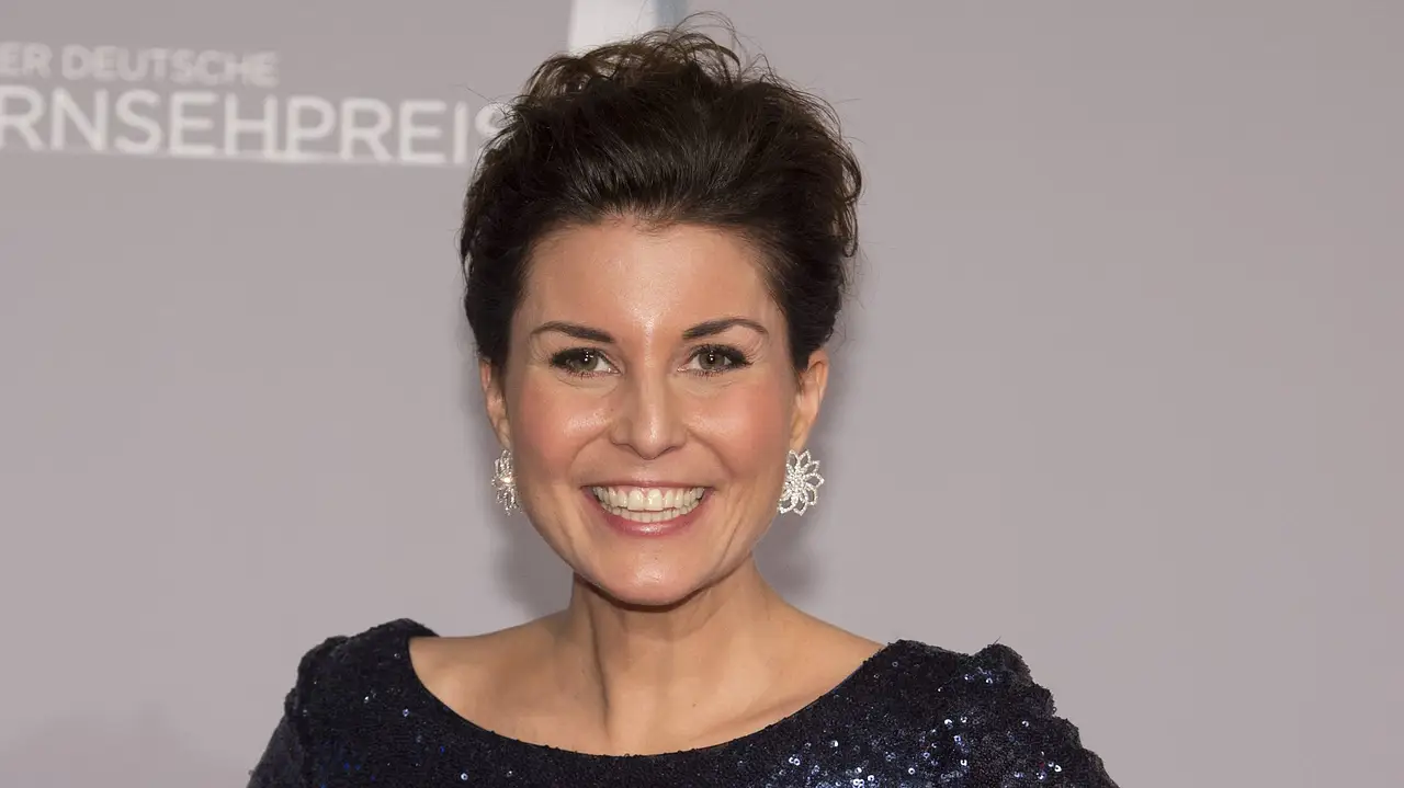 Vanessa Blumhagen solo beim Deutschen Fernsehpreis Vanessa Blumhagen solo beim Deutschen Fernsehpreis - Foto: Imago