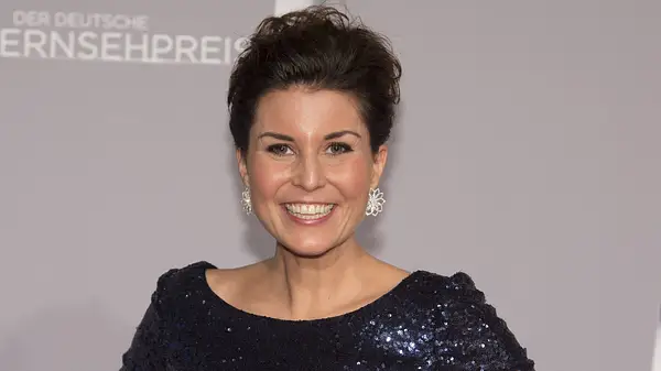 Vanessa Blumhagen solo beim Deutschen Fernsehpreis