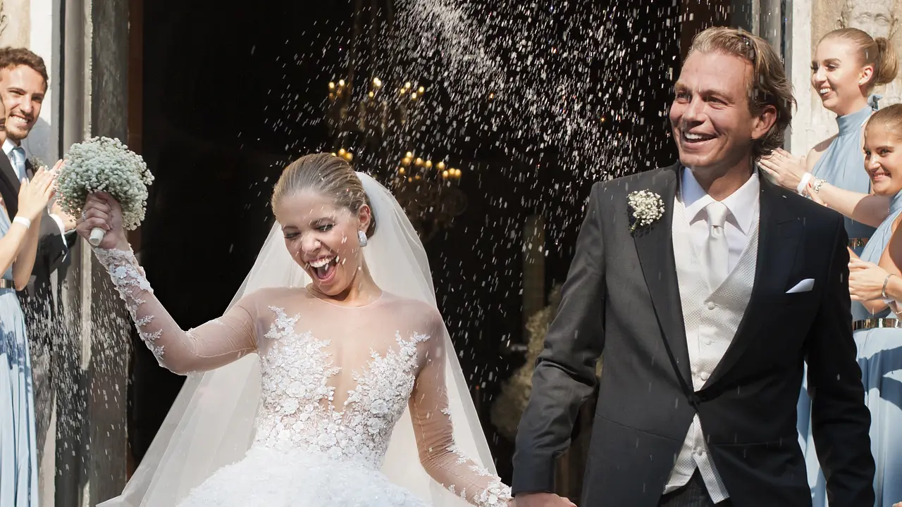 Victoria Swarovski in ihrem weißen Hochzeitskleid Victoria Swarovski in ihrem weißen Hochzeitskleid - Foto: Getty Images