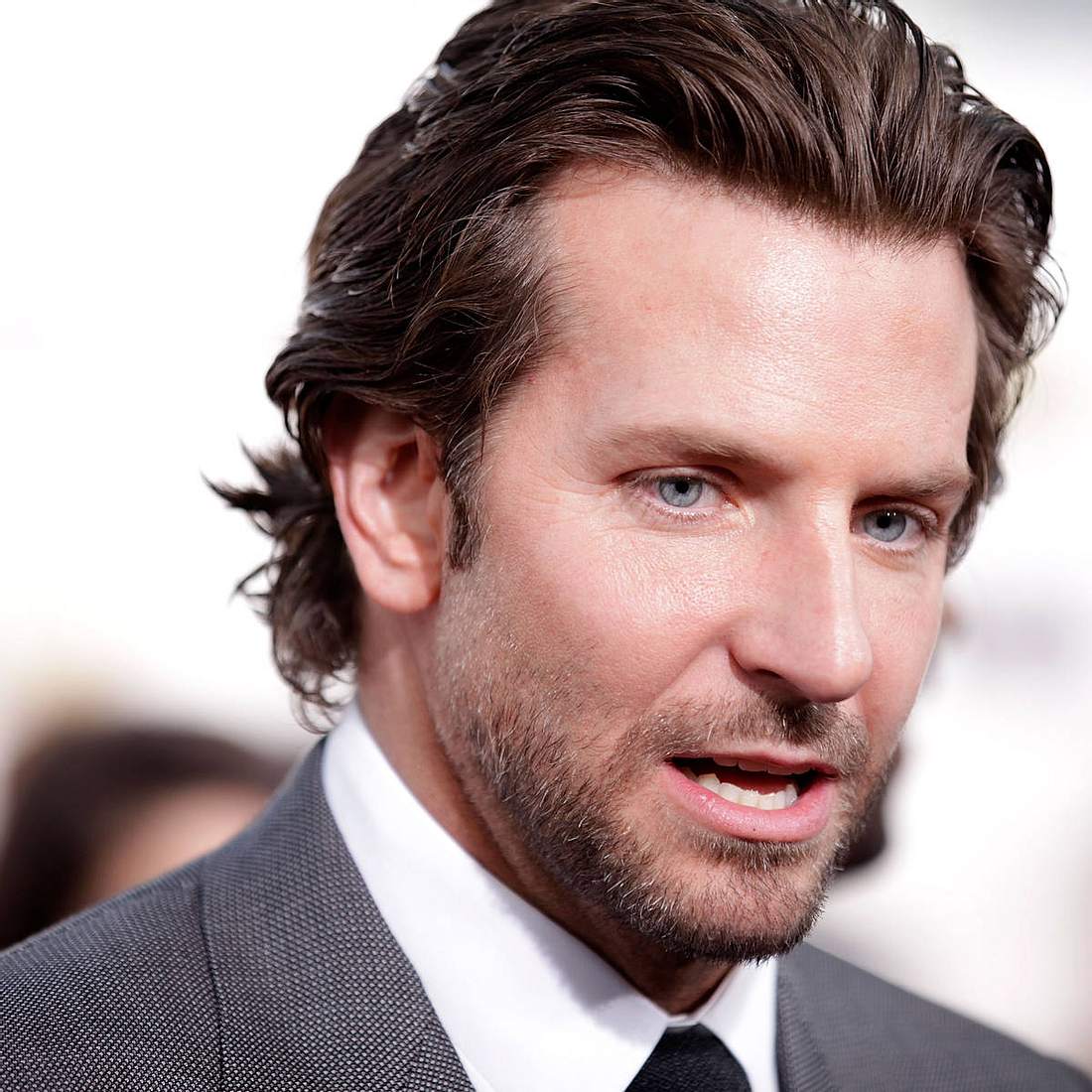 Bradley Cooper lädt Mama zu den Oscars ein