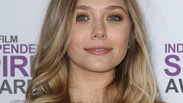 Elizabeth Olsen: Fotos von blauen Flecken am Set