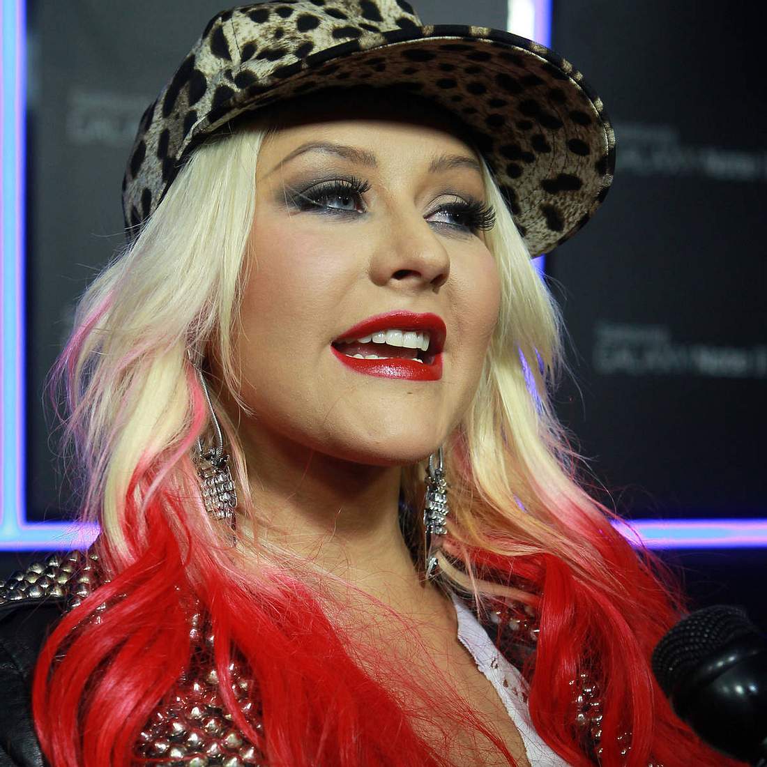 Christina Aguilera: Flotter Dreier mit Vanessa Hudgens ...