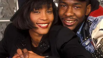 Whitney Houston - eine Karriere in Bildern1992 heiratete Whitney Houston den Rapper Bobbi Brown. Viele sagen, dies war der Anfang vom Ende.