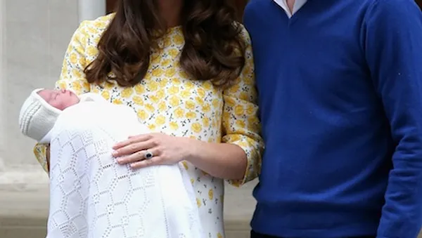 Kate sieht mal wieder frisch und ausgeschlafen aus, obwohl ihre Tochter erst wenige Stunden alt ist.