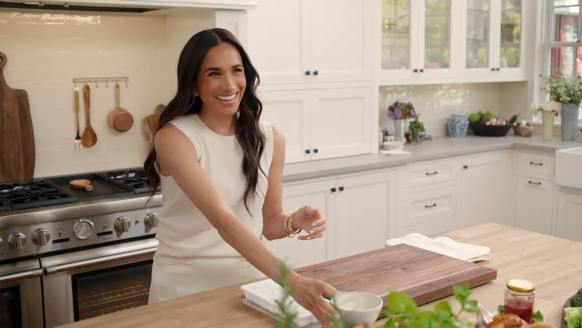 In der Netflix-Serie "With Love, Meghan" als begabte Hausfrau In der Netflix-Serie "With Love, Meghan" als begabte Hausfrau