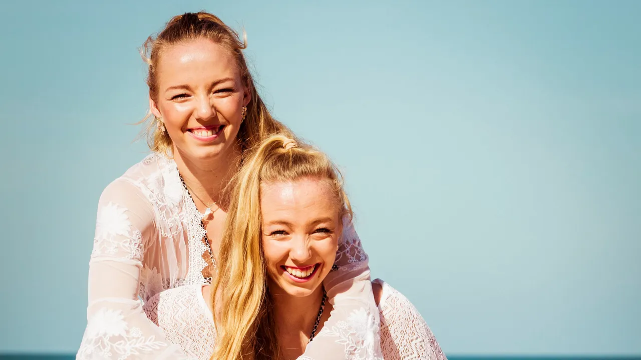 Zwillinge Yana und Tayisiya Morderger bei "Kampf der Realitystars" Zwillinge Yana und Tayisiya Morderger bei Kampf der Realitystars - Foto: RTLzwei