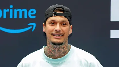 Yasin Mohamed posiert bei einem Show-Event