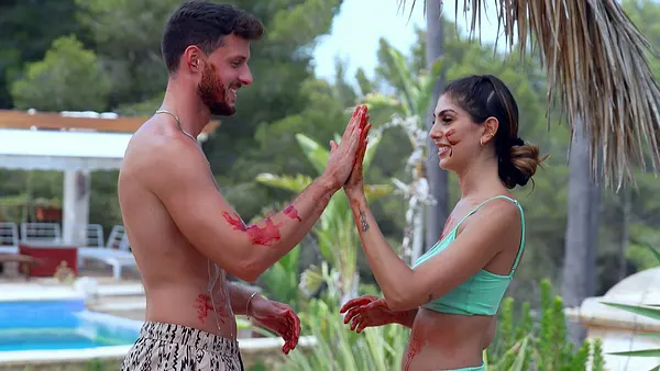 Yeliz Koc und Jannik Kontalis
