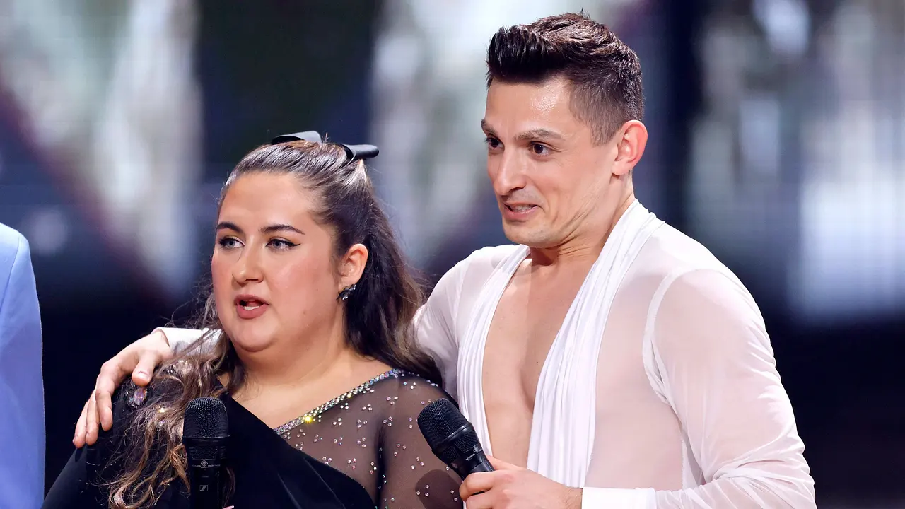 Zsolt Sándor Cseke und SelfieSandra haben bei "Let's Dance" sichtlich Spaß. Zsolt Sándor Cseke und SelfieSandra haben bei Lets Dance sichtlich Spaß - Foto: IMAGO / Panama Pictures
